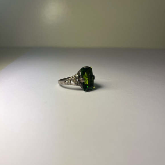 Timeless Peridot Ring - Picture 2 of 4